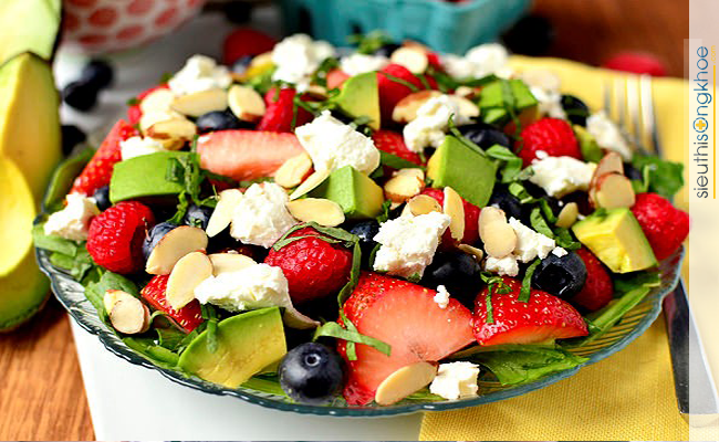 tăng cân bằng bơ với salad bơ