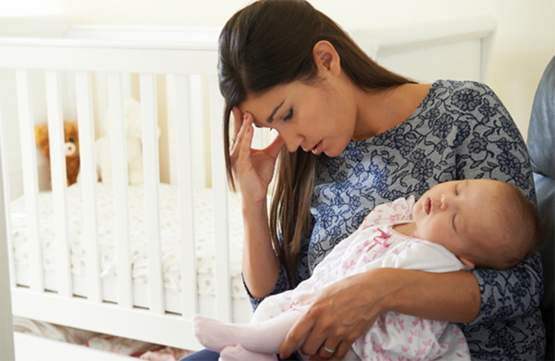 Hội chứng Baby Blues sau sinh là gì?